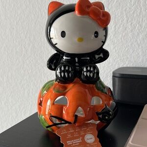Hello kitty Halloween ceramic